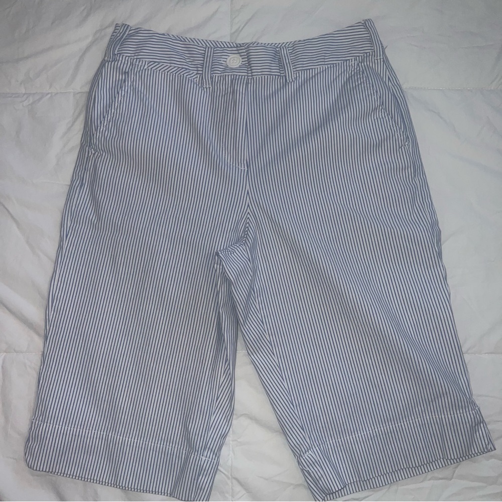 Talbots Shorts Womens Size 4 Blue & White Pinstripe Bermuda Style Chino Pockets